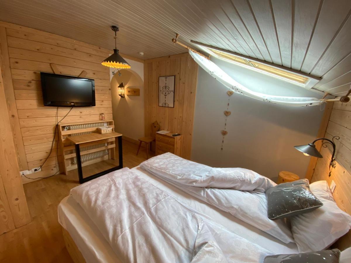 Almhof Hotel 3*