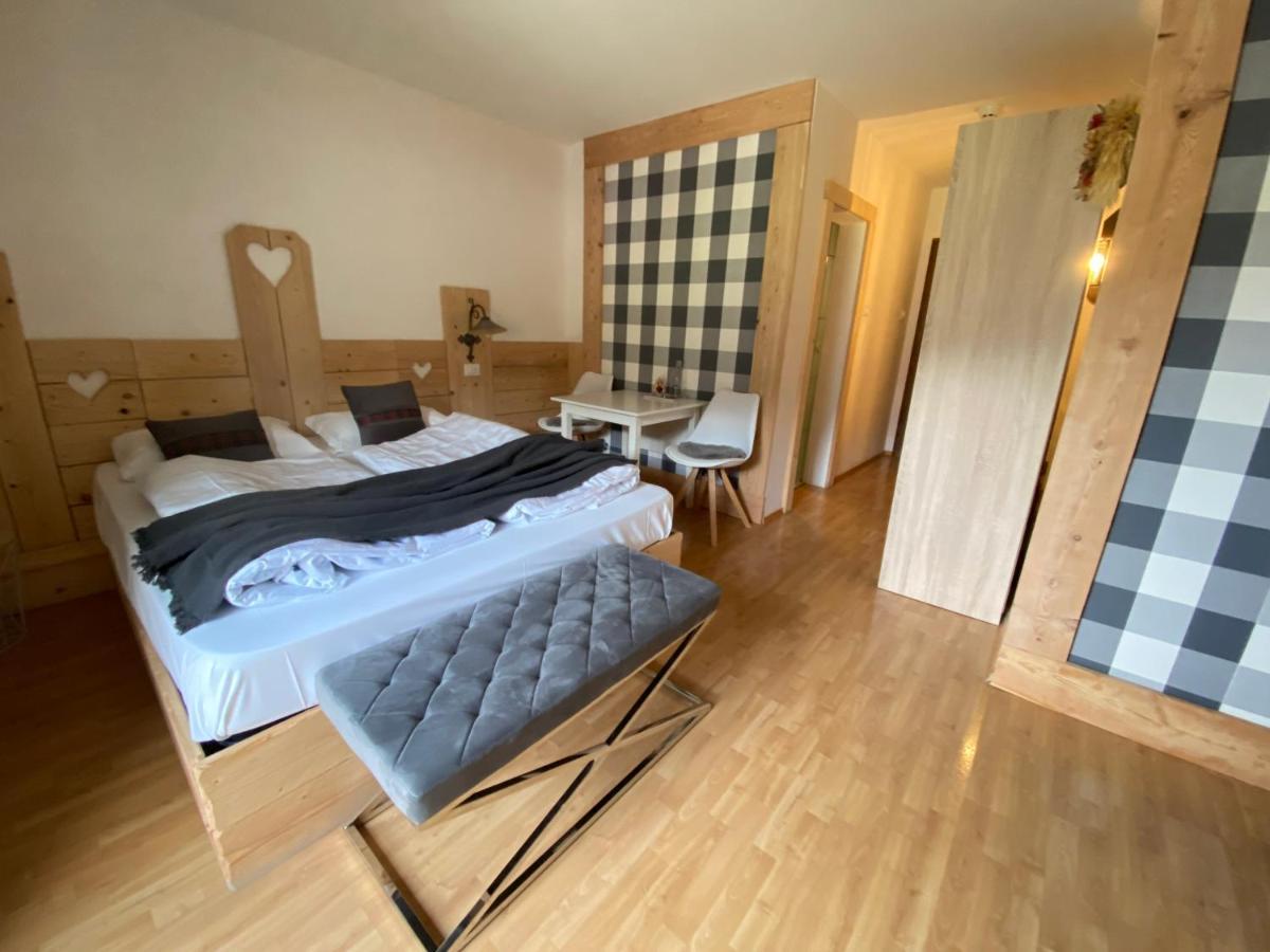 Almhof Hotel 3*